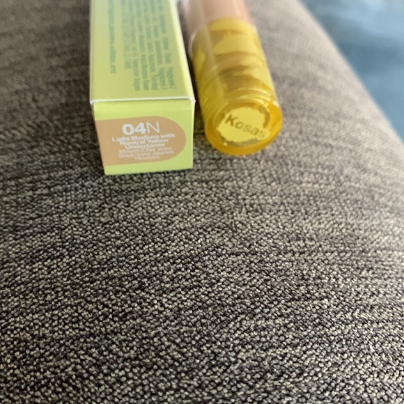 Kosas Mini Revealer Concealer 04N - Picture 4 of 4